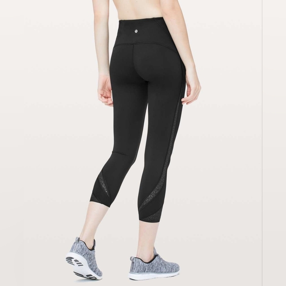 Lululemon Strength & Sweat Crop *23" Black Size 8 - Picture 1 of 5